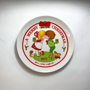 Joan Walsh Anglund 1977 'A Merry Christmas' Collector Plate Wall Hanging Ceramic